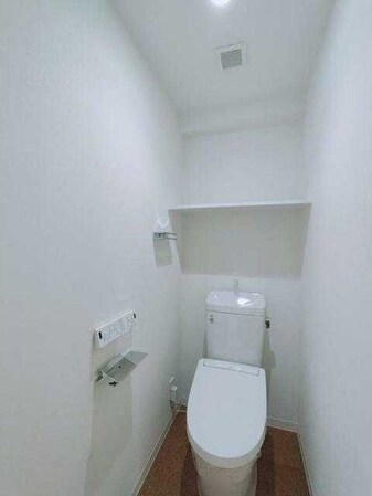 エストゥルース東高円寺の物件内観写真